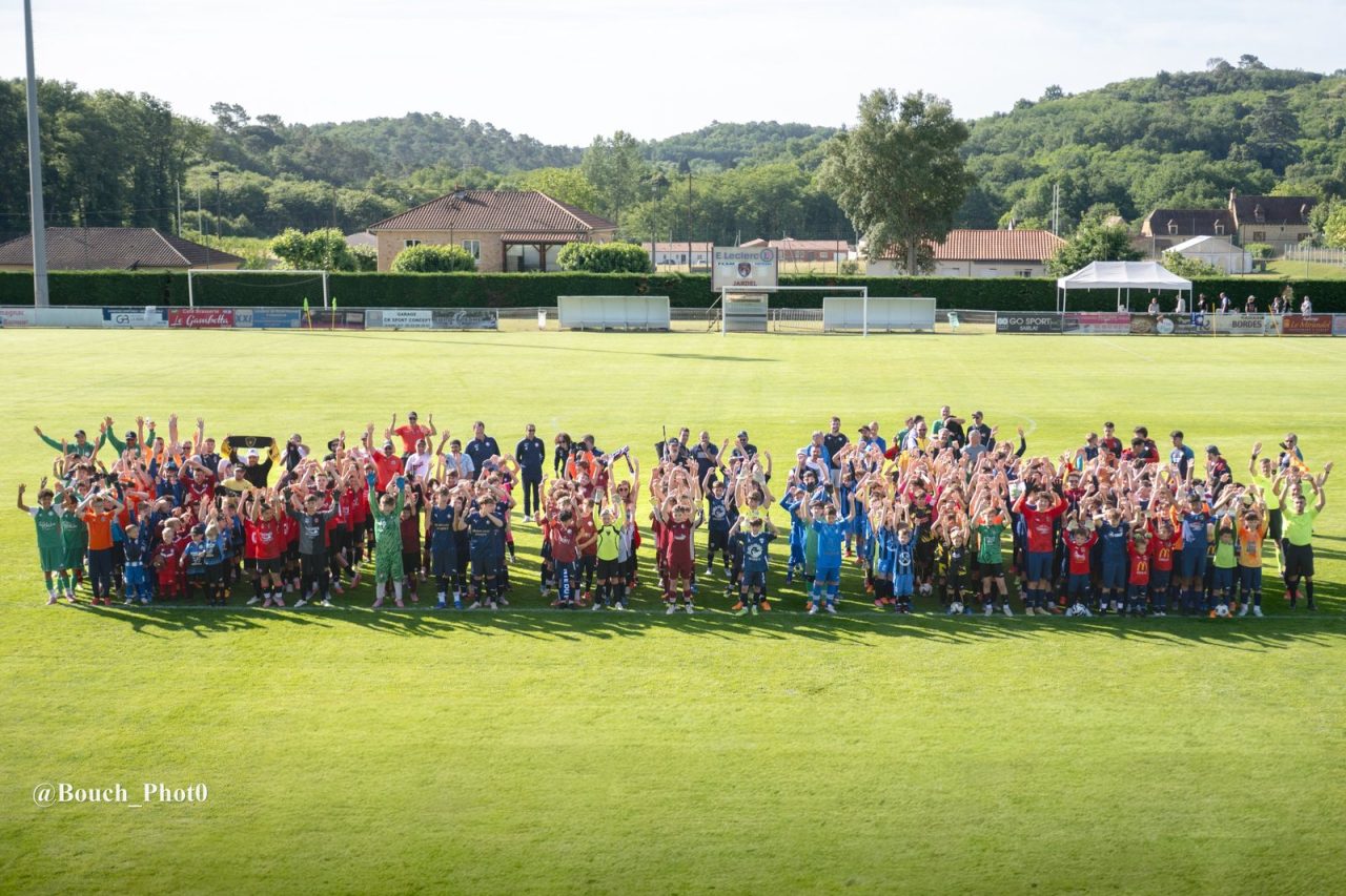 https://fcsm24.fr/wp-content/uploads/2022/11/fcsm-tournoi-jeunes-plaine-des-jeux-1280x853.jpg